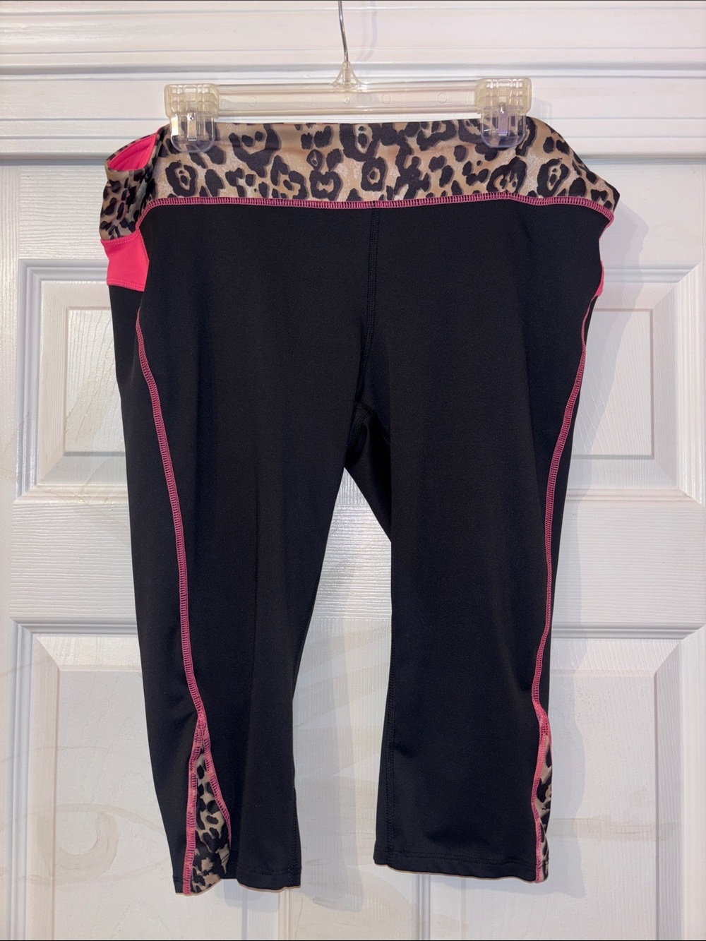 Women’s Black Capri Workout leggings with Pink Trim & Leopard Waistband - Picture 1 of 3